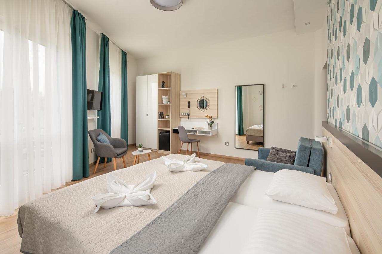 Kristaly Hotel Keszthely Luaran gambar