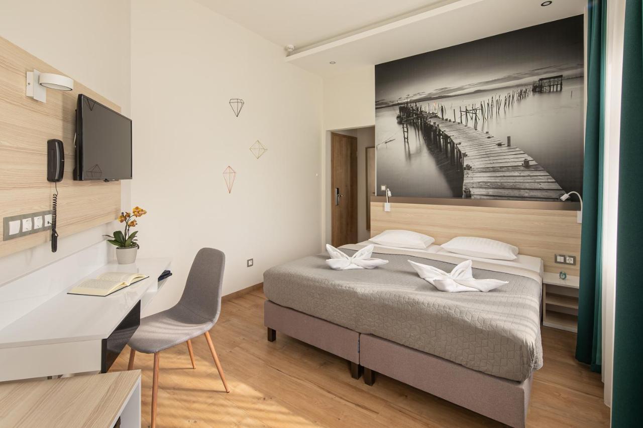 Kristaly Hotel Keszthely Luaran gambar