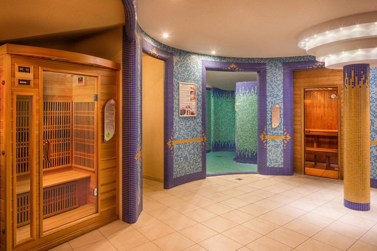 Kristaly Hotel Keszthely Luaran gambar